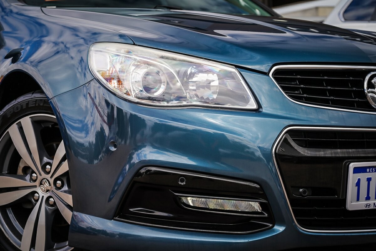 Holden Commodore image 2