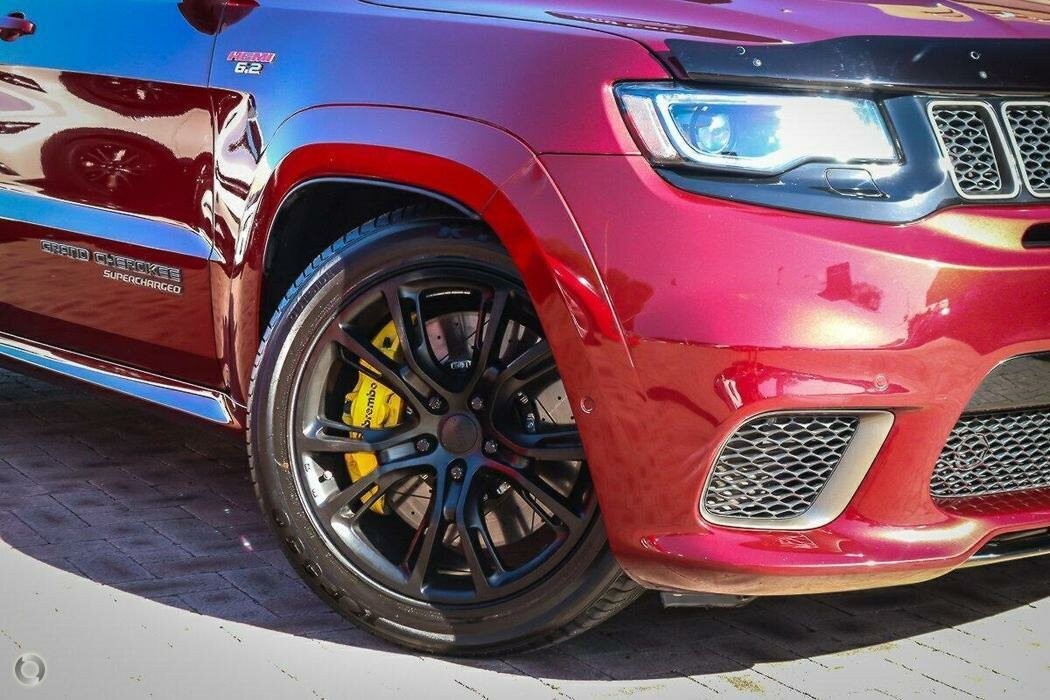 Jeep Grand Cherokee image 2