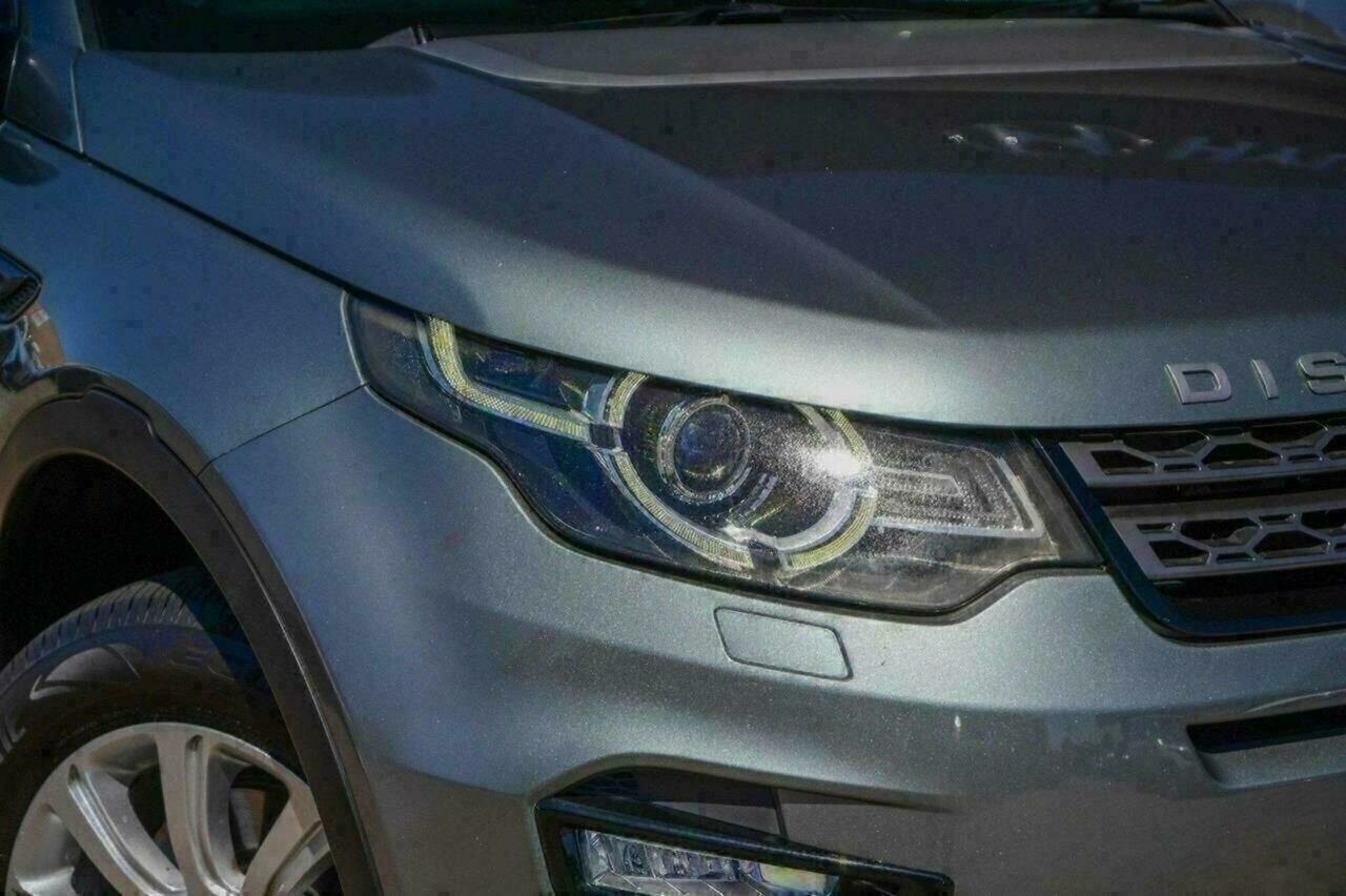 Land Rover Discovery image 2