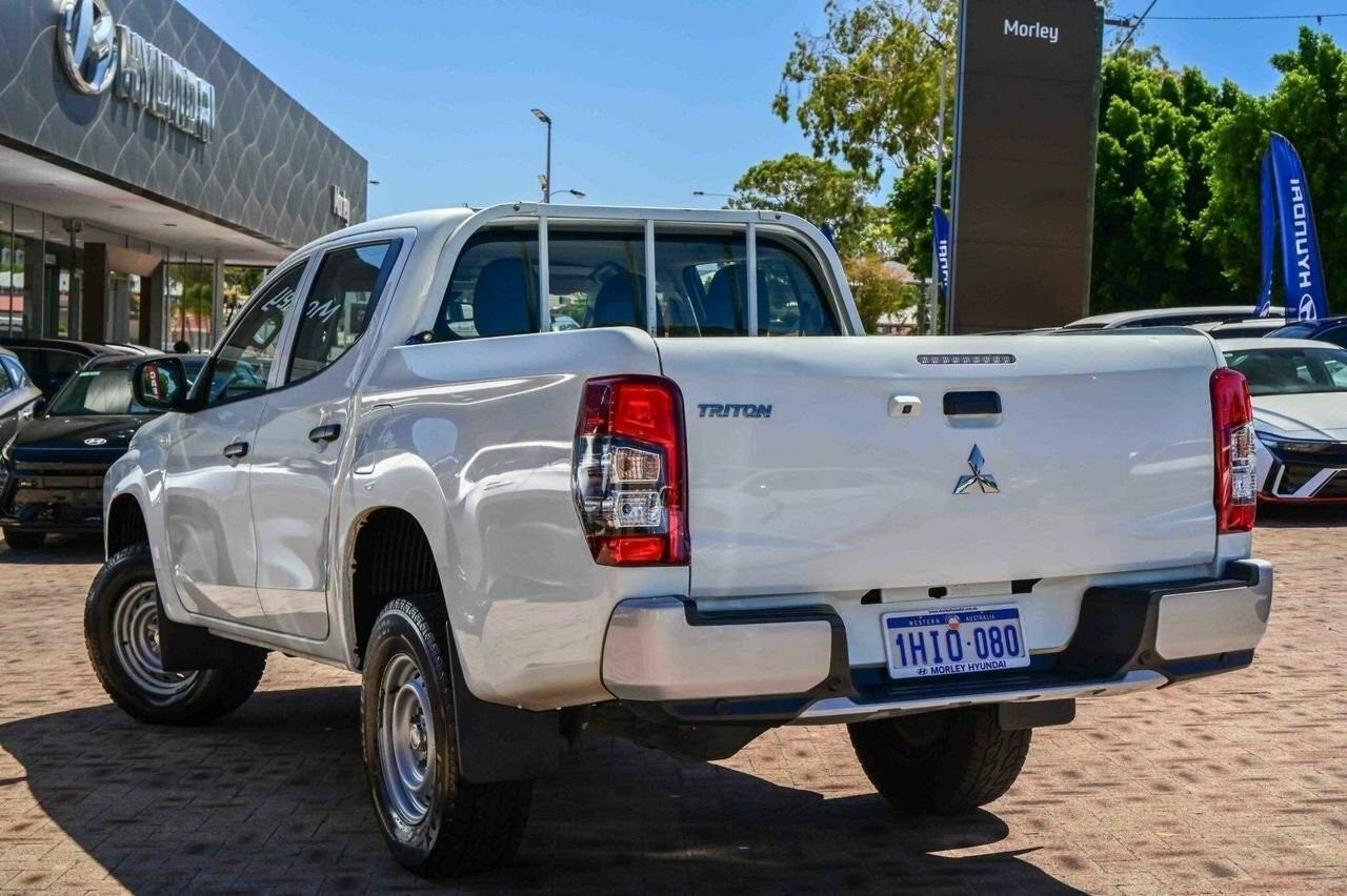 Mitsubishi Triton image 3