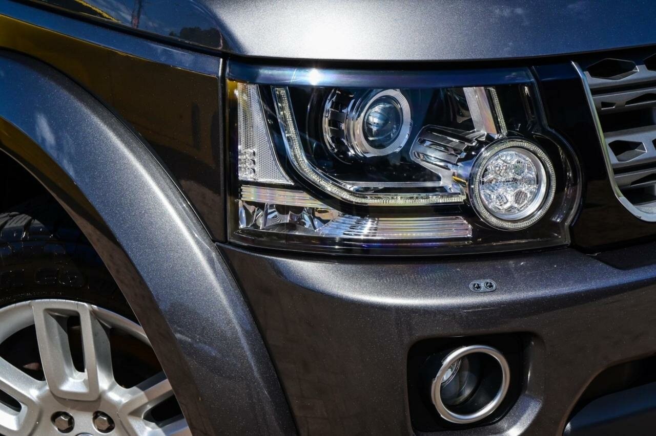 Land Rover Discovery image 2