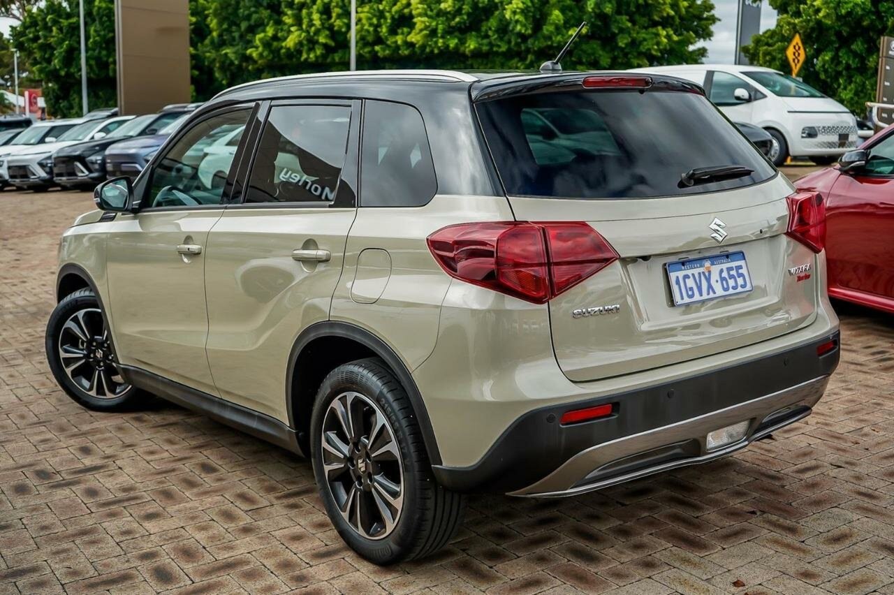 Suzuki Vitara image 2