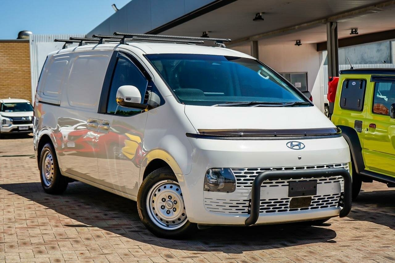 Hyundai Staria Load image 1