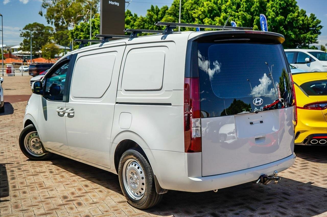Hyundai Staria Load image 2