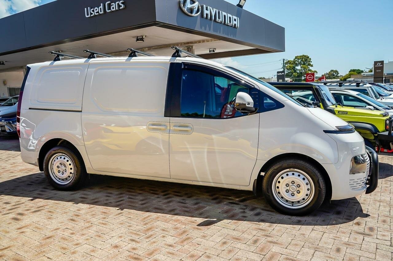 Hyundai Staria Load image 3
