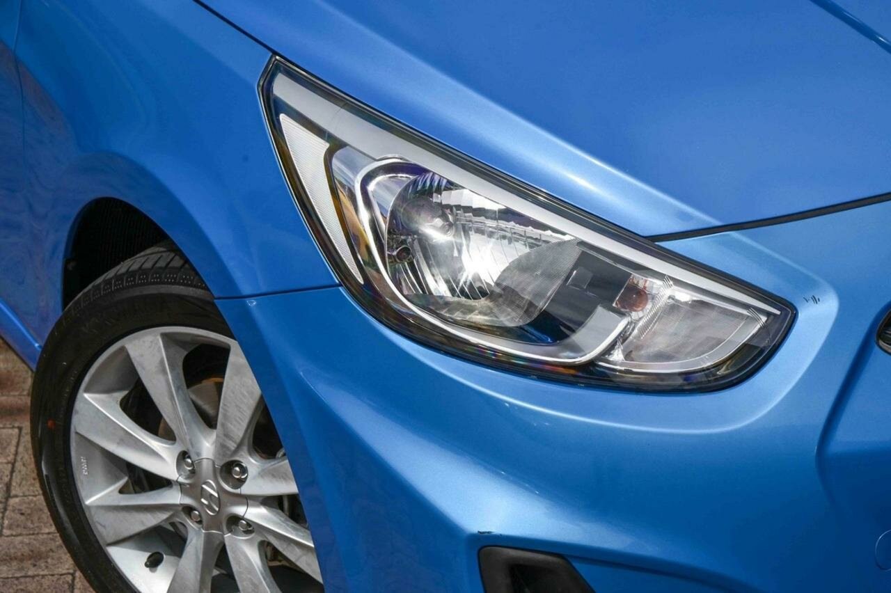 Hyundai Accent image 2