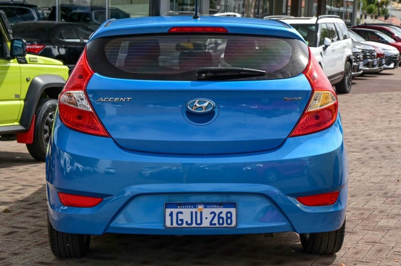 Hyundai Accent image 4