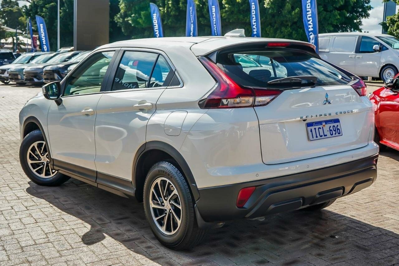 Mitsubishi Eclipse Cross image 2