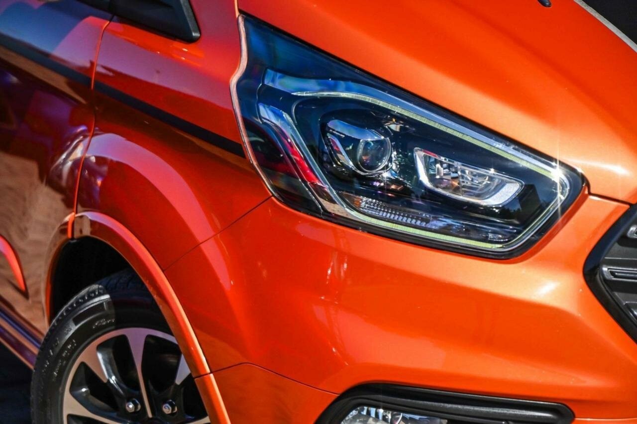 Ford Transit Custom image 2