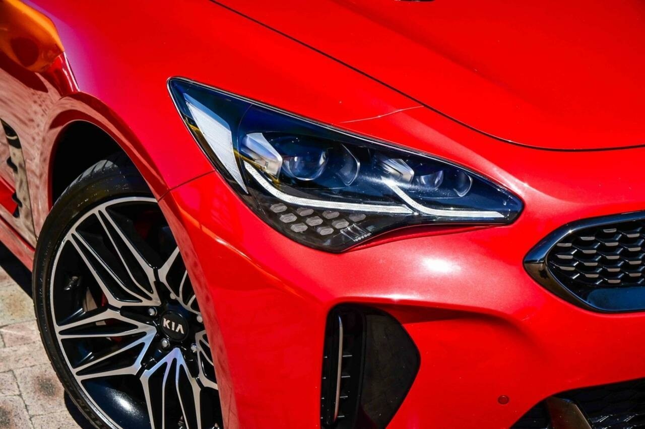 Kia Stinger image 2