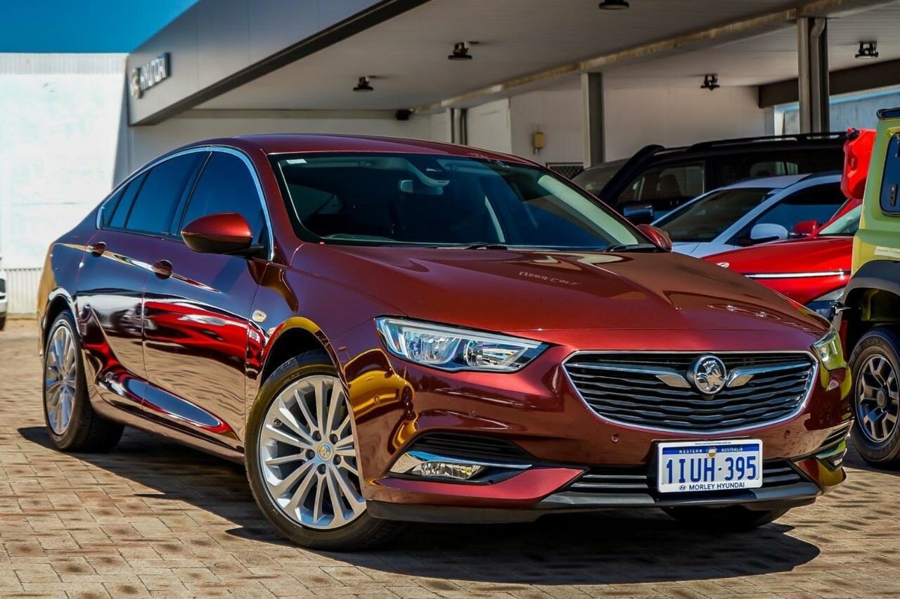 Holden Calais image 1