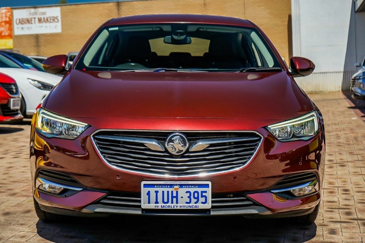 Holden Calais image 4