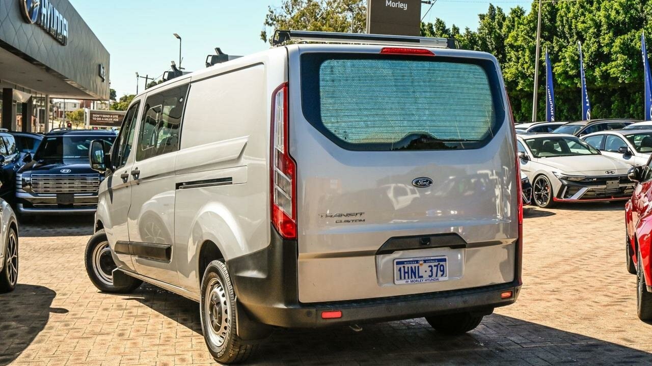 Ford Transit Custom image 3