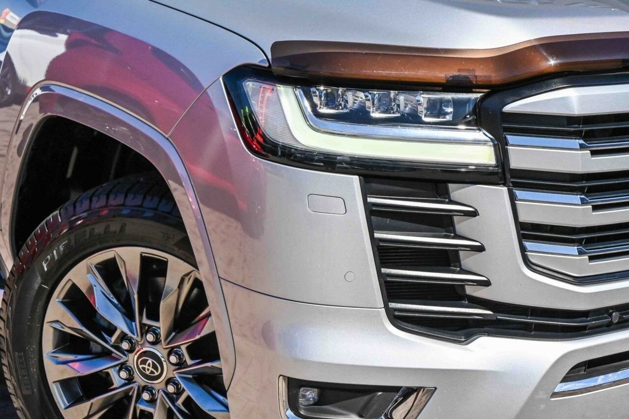 Toyota Landcruiser image 2