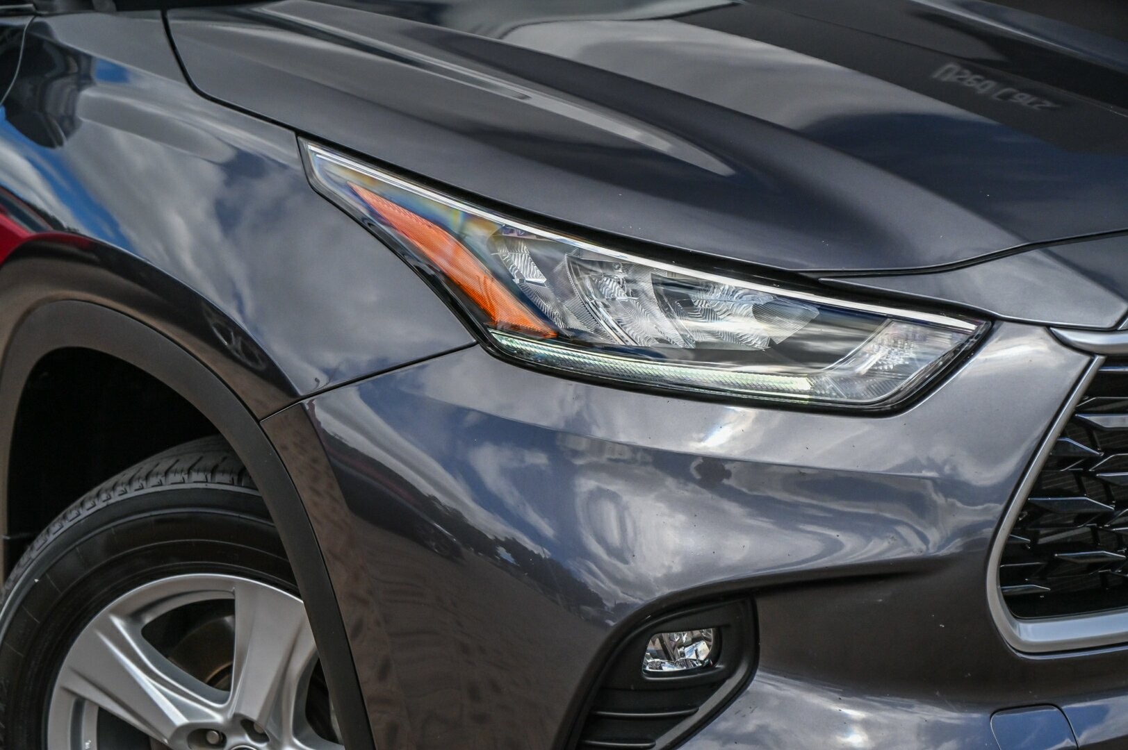 Toyota Kluger image 2