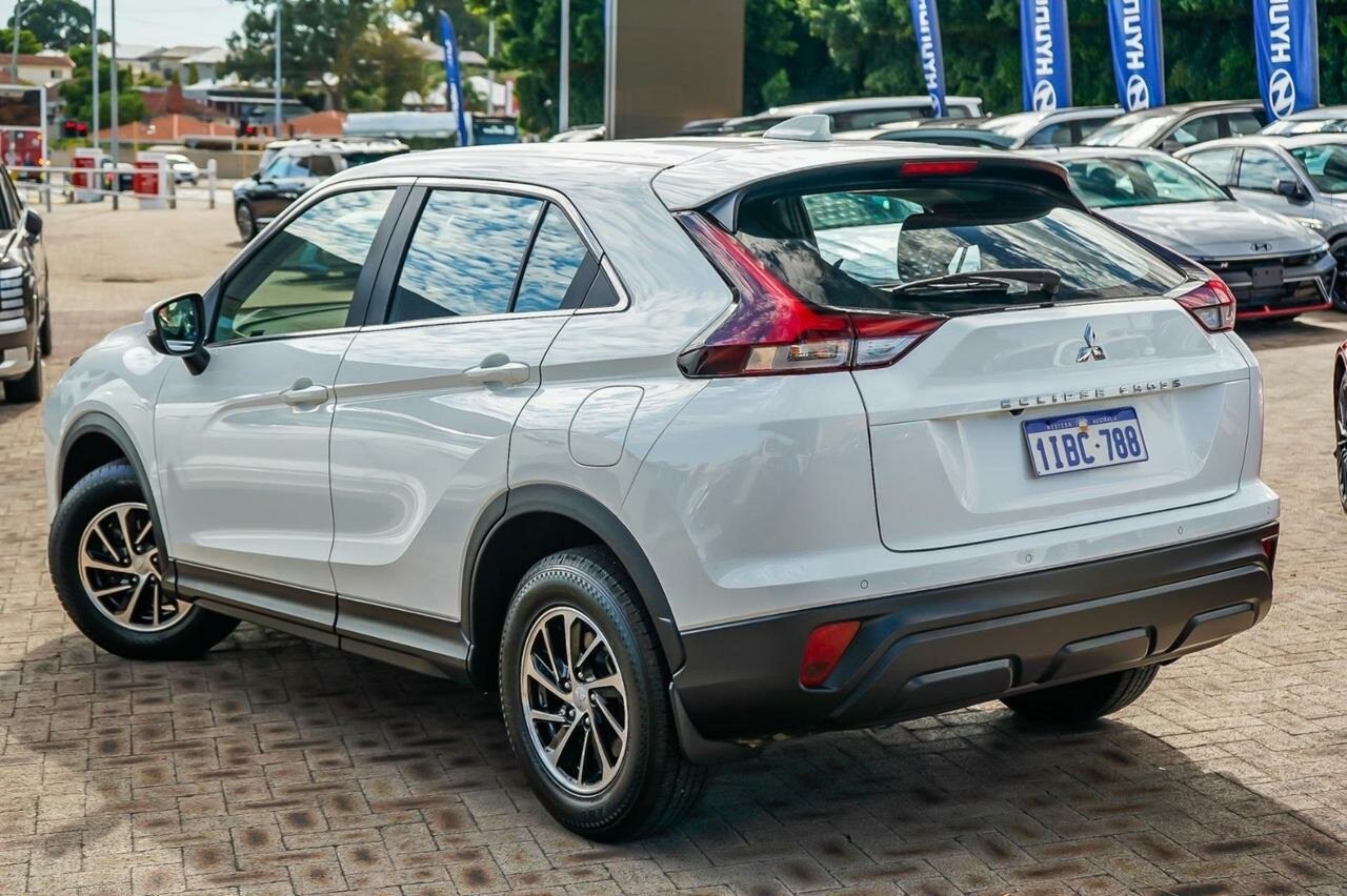 Mitsubishi Eclipse Cross image 2