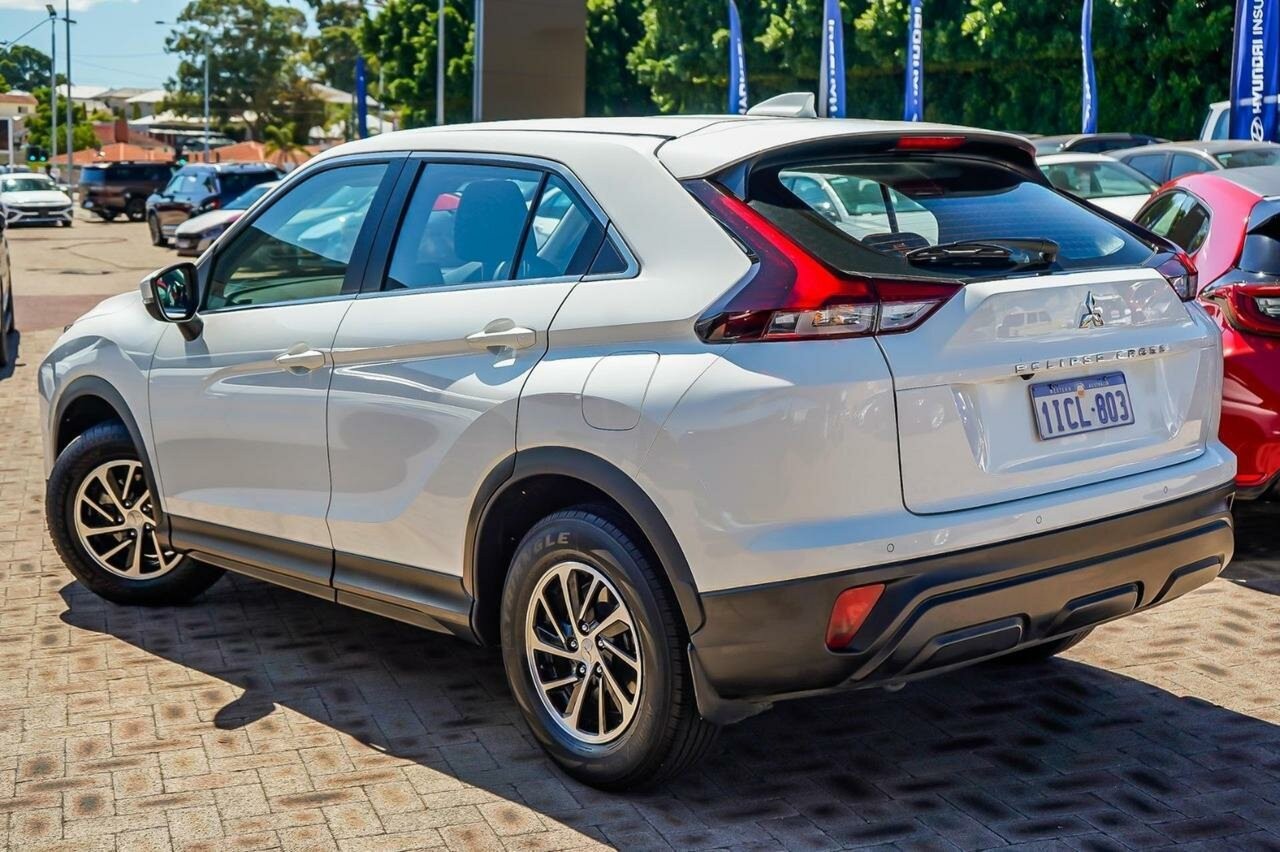Mitsubishi Eclipse Cross image 2