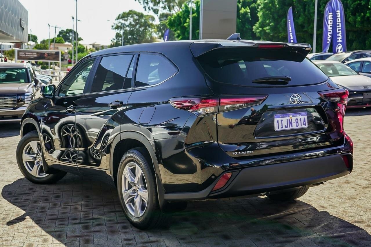 Toyota Kluger image 2