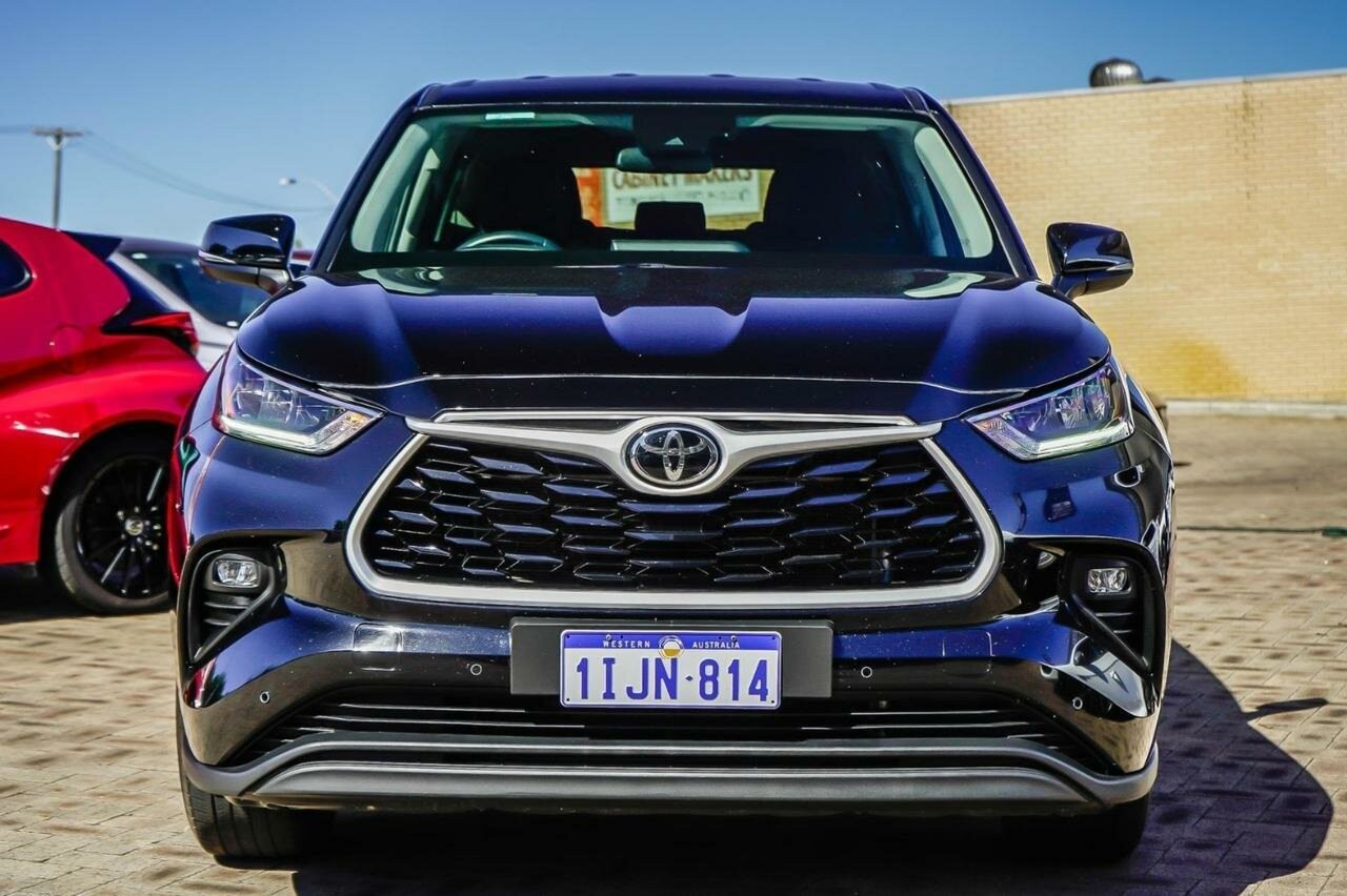 Toyota Kluger image 4