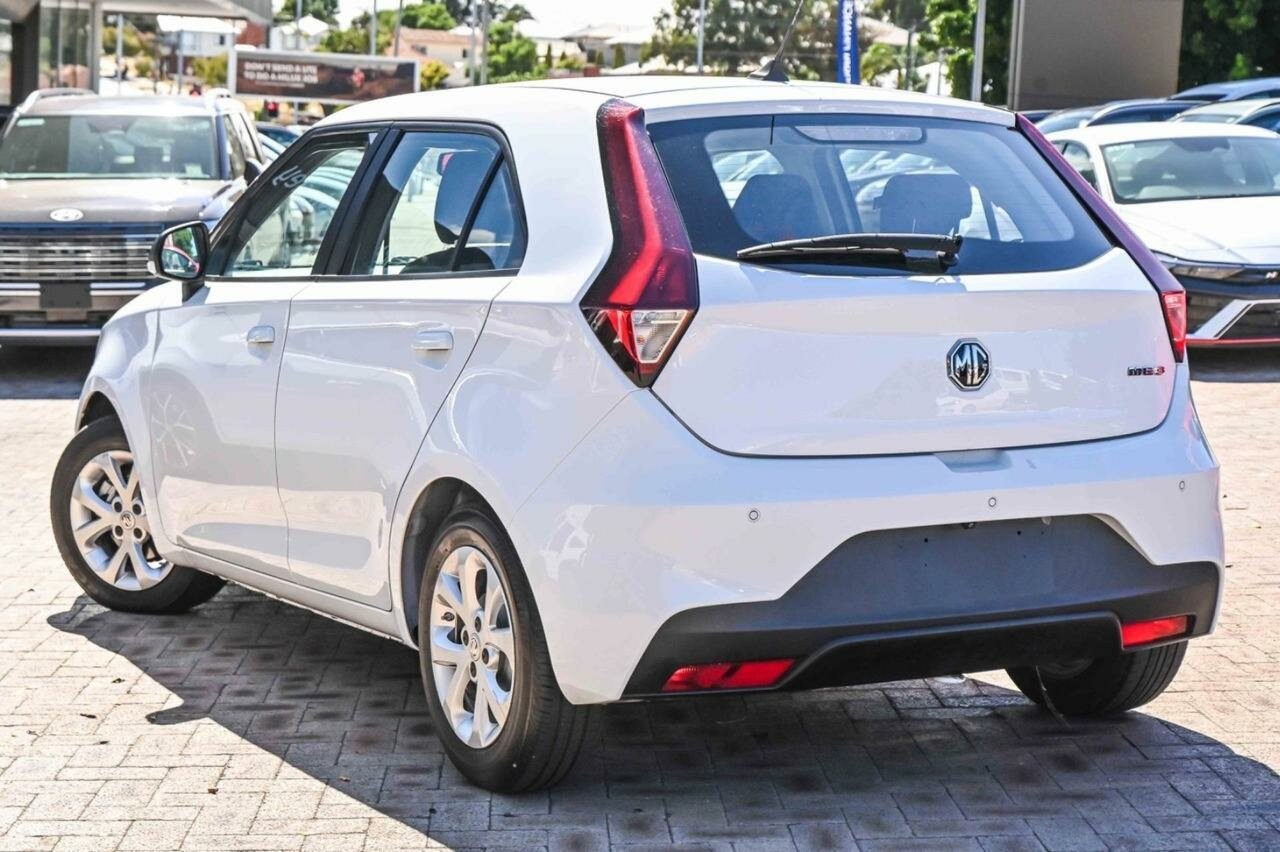 MG Mg3 image 3