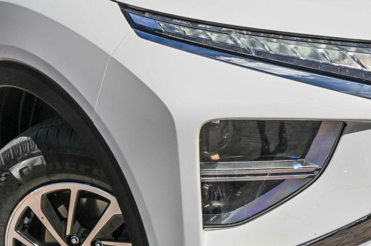 Mitsubishi Eclipse Cross image 2