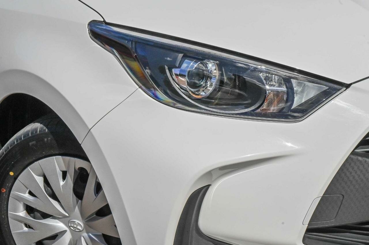 Toyota Yaris image 2