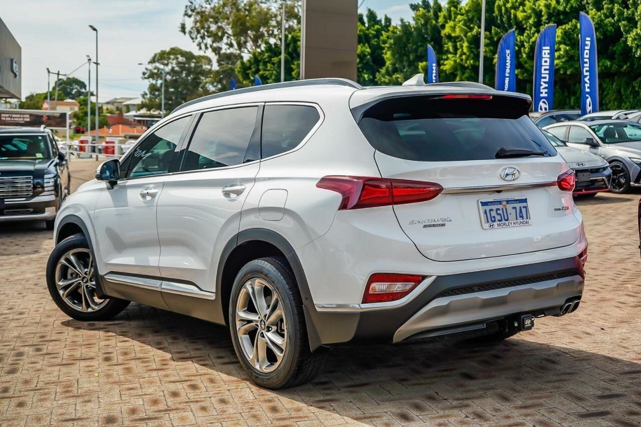 Hyundai Santa Fe image 2