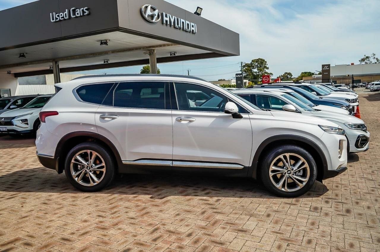 Hyundai Santa Fe image 3