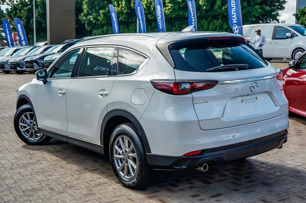 Mazda Cx-8 image 2