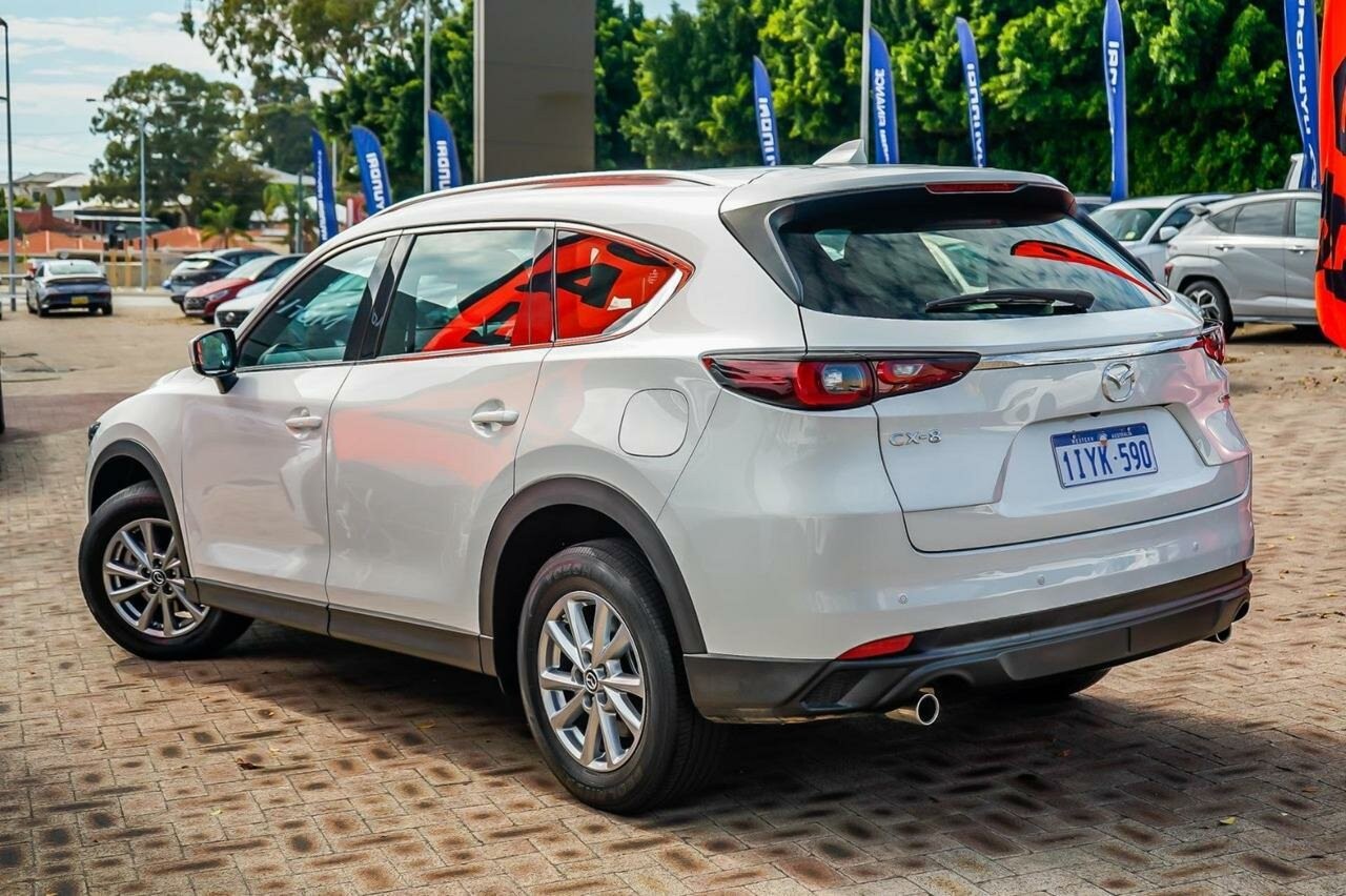 Mazda Cx-8 image 2
