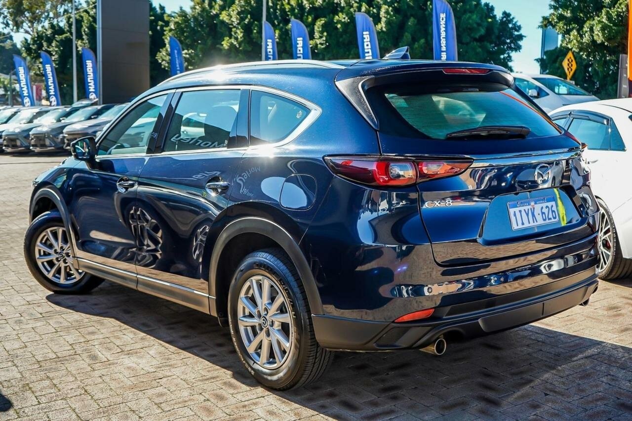 Mazda Cx-8 image 2