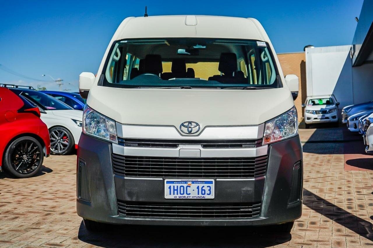 Toyota Hiace image 4
