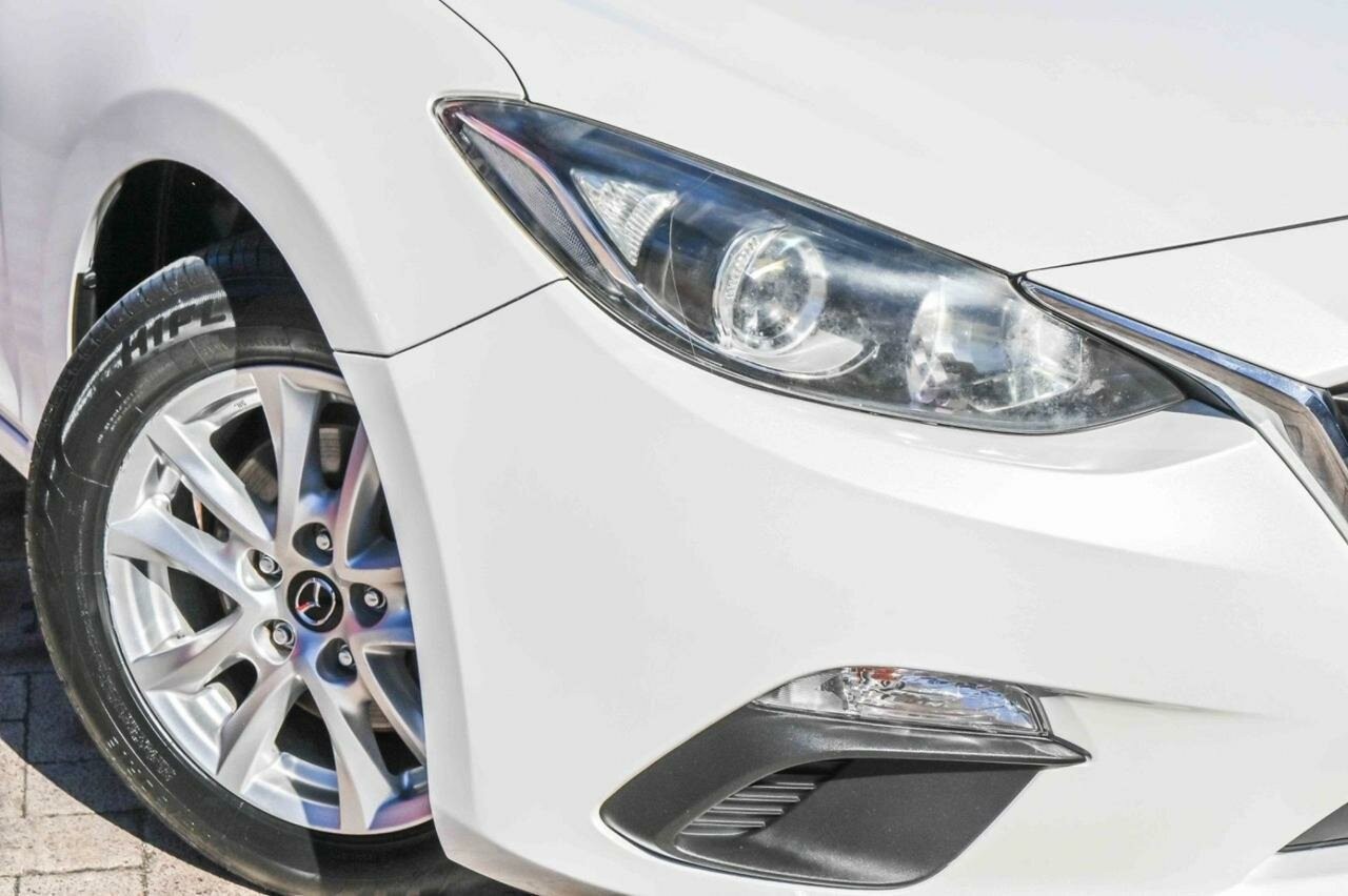 Mazda 3 image 2