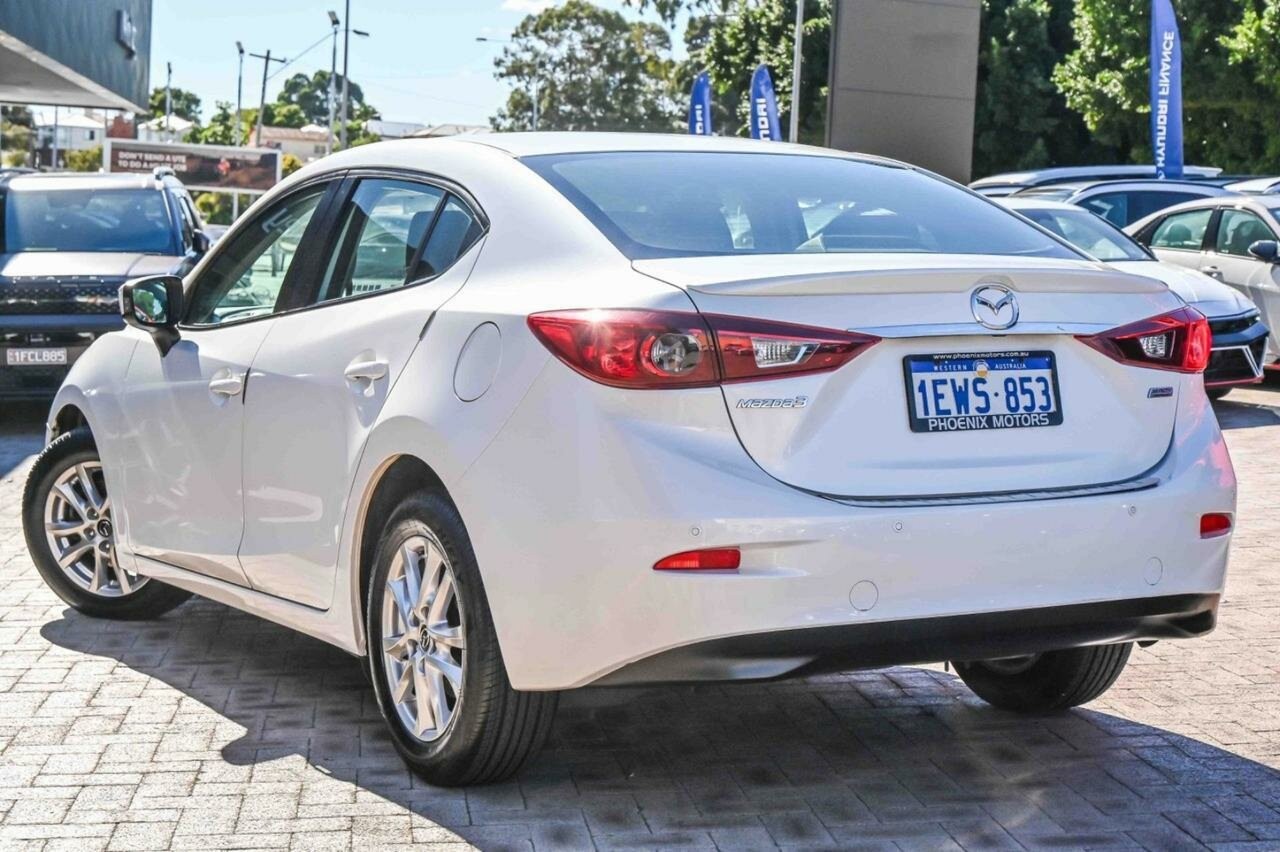 Mazda 3 image 3