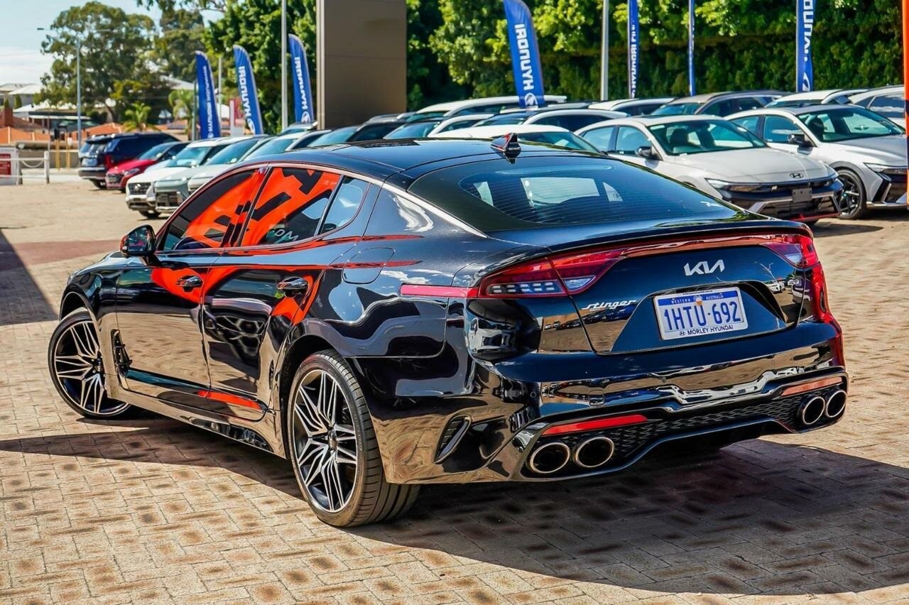 Kia Stinger image 2