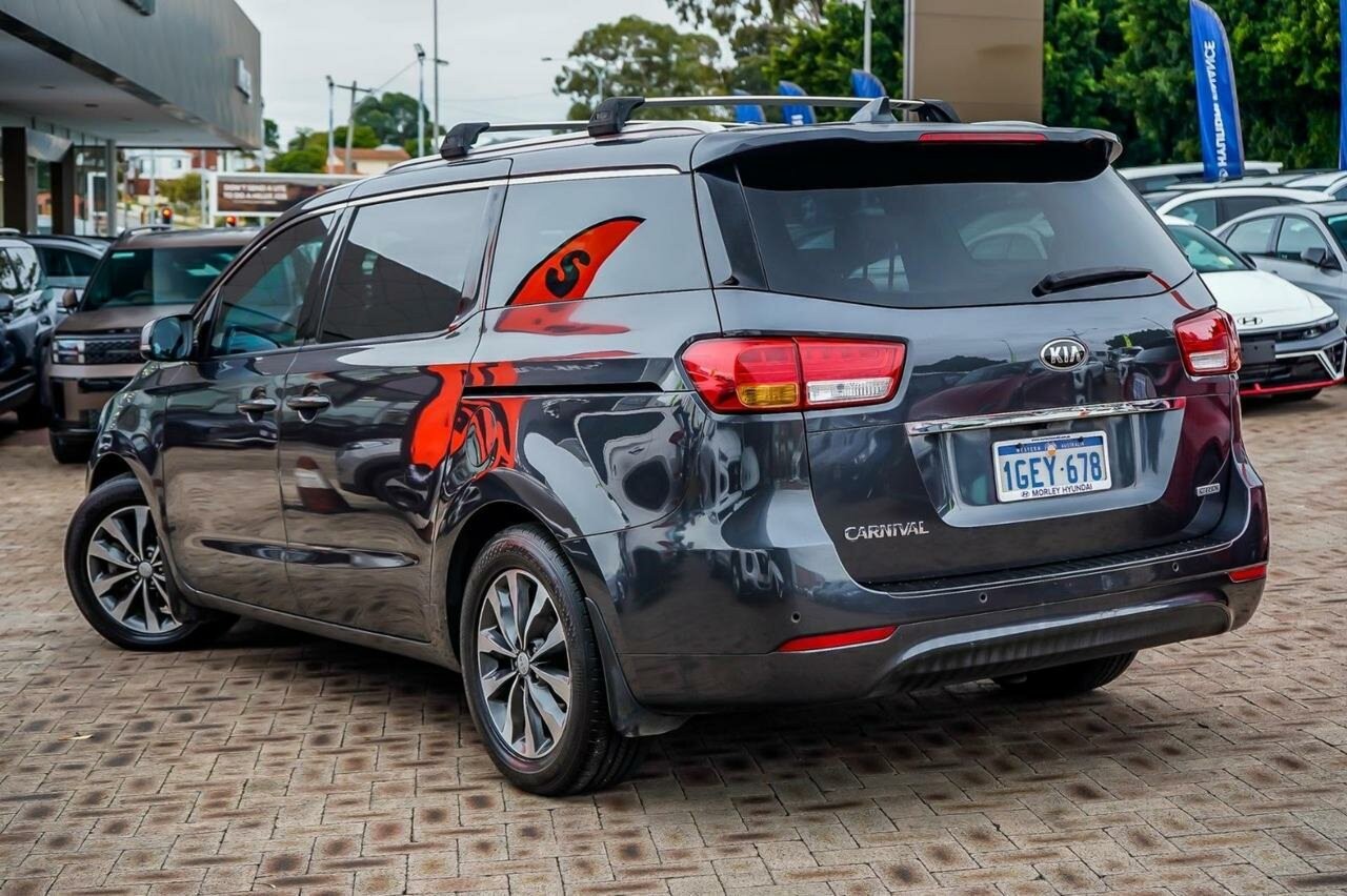 Kia Carnival image 2