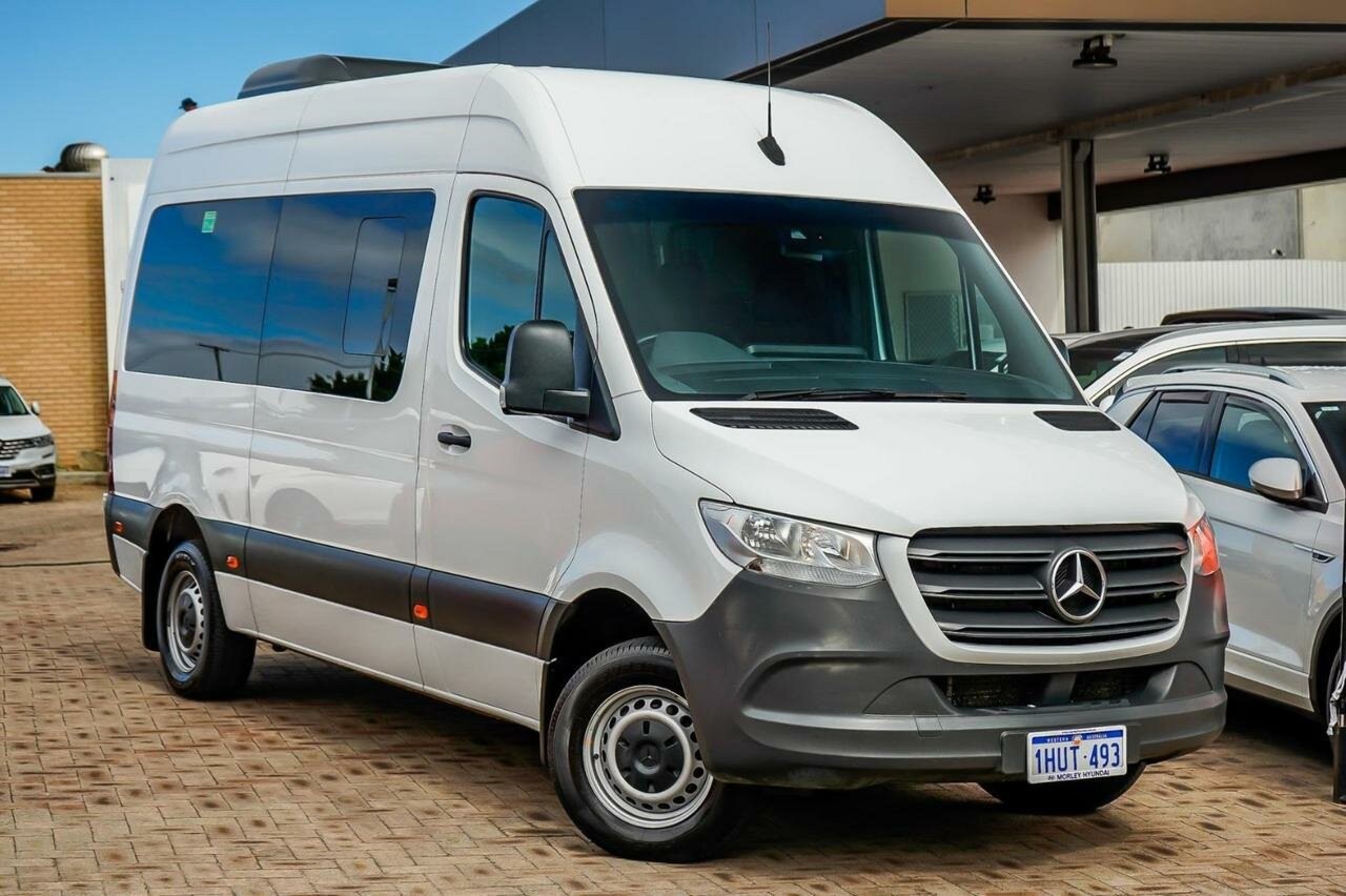 Mercedes Benz Sprinter image 1