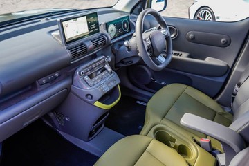 https://vehicle-cdn.autoleague.cloud/17006_41012044_10.jpg