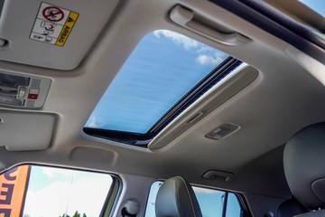 https://vehicle-cdn.autoleague.cloud/17006_41012044_11.jpg