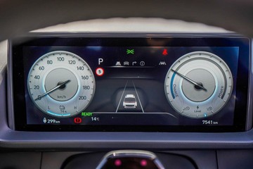 https://vehicle-cdn.autoleague.cloud/17006_41012044_18.jpg