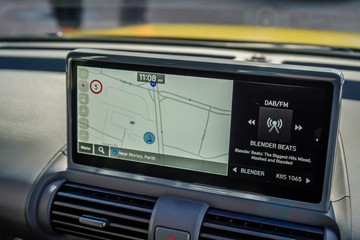https://vehicle-cdn.autoleague.cloud/17006_41012044_19.jpg
