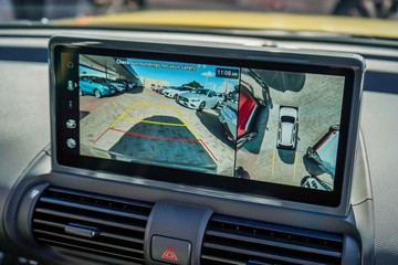 https://vehicle-cdn.autoleague.cloud/17006_41012044_20.jpg