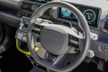 https://vehicle-cdn.autoleague.cloud/17006_41012044_24.jpg