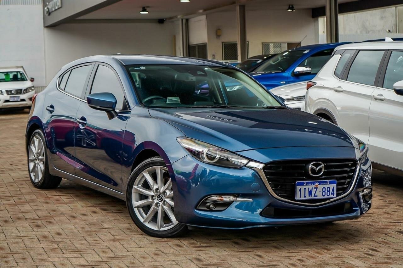Mazda 3 image 1