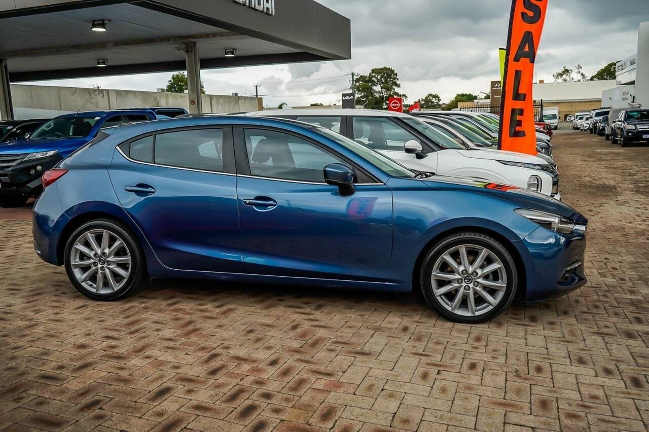Mazda 3 image 3