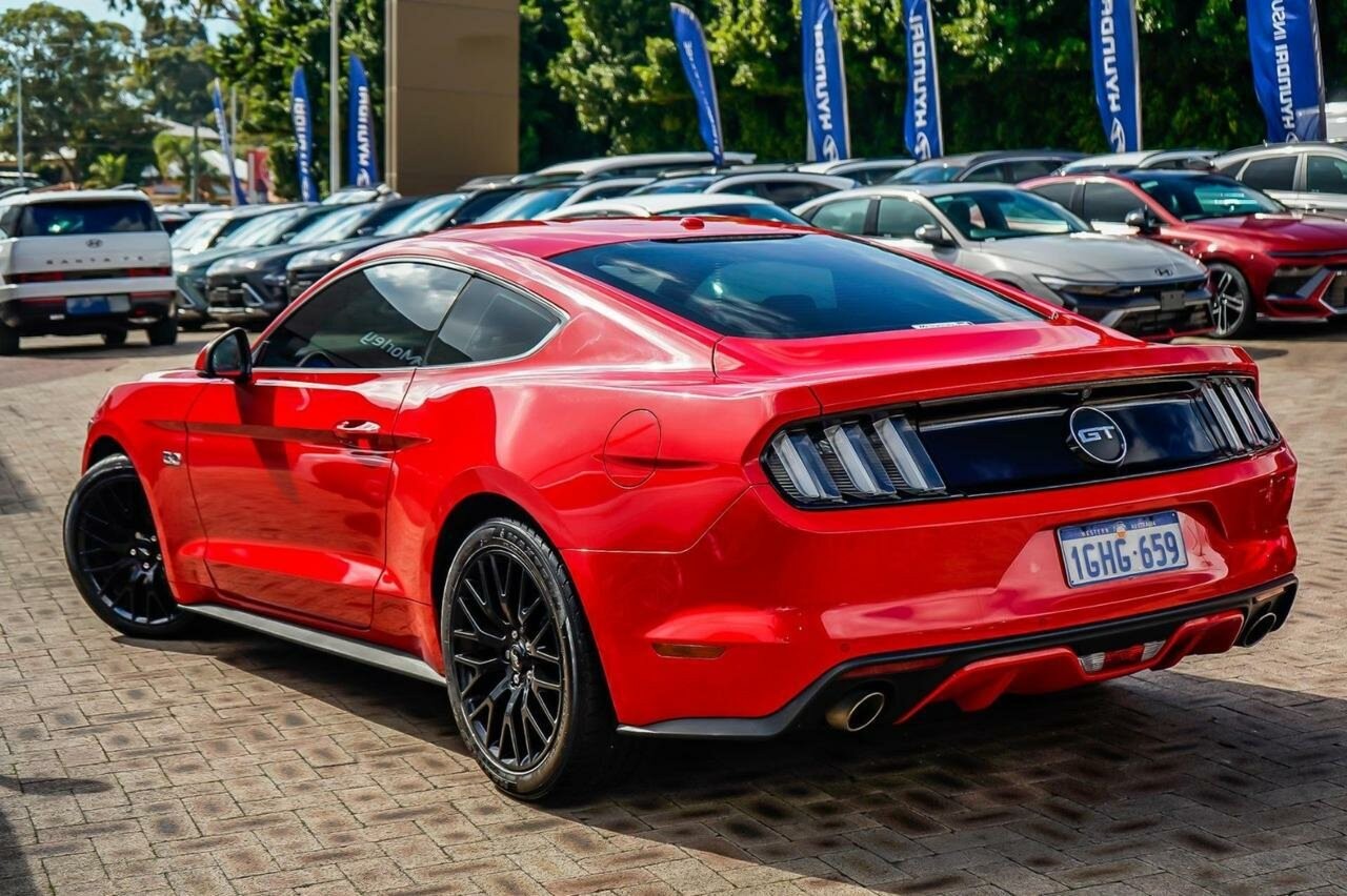 Ford Mustang image 2