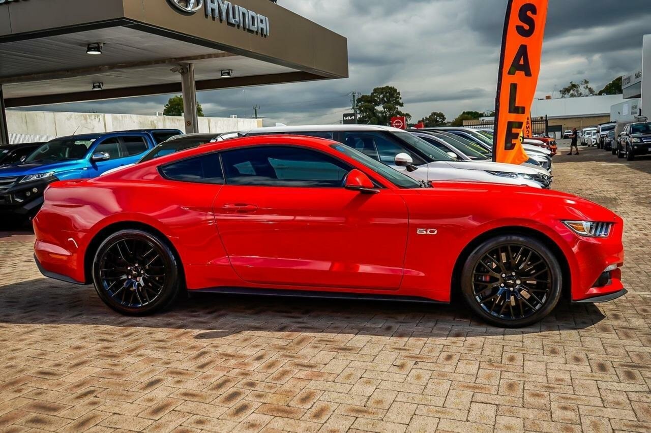 Ford Mustang image 3