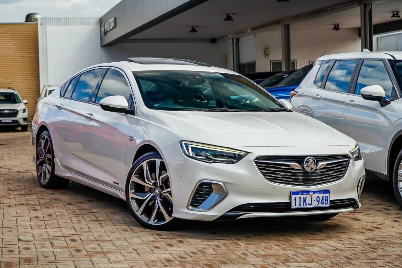 Holden Commodore image 1