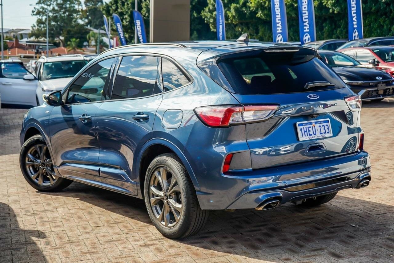 Ford Escape image 2