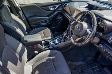 https://vehicle-cdn.autoleague.cloud/17006_41012152_19.jpg
